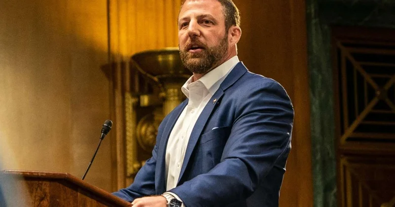 Дональд Трамп АҚШ тың Ішкі қауіпсіздік министрін ауыстыруға шешім қабылдады