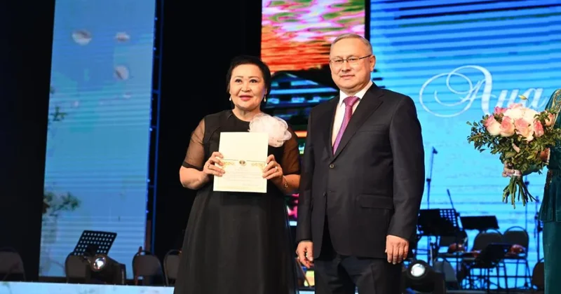 Бейбит Исабаев вручил госнаграды жительницам Жетісу