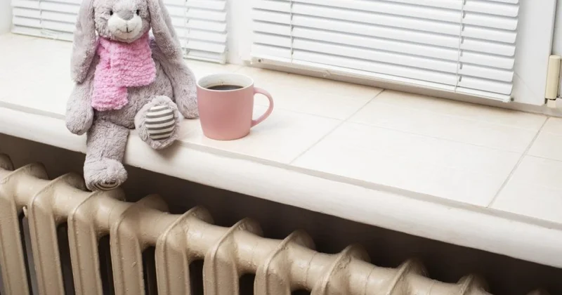 Нога ребенка застряла в радиаторе отопления в Кызылорде (ВИДЕО)