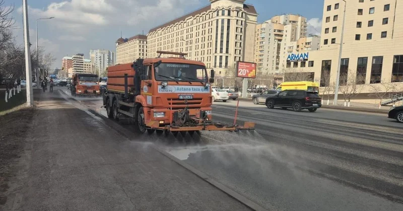 В Астане продолжается масштабная уборка после зимы