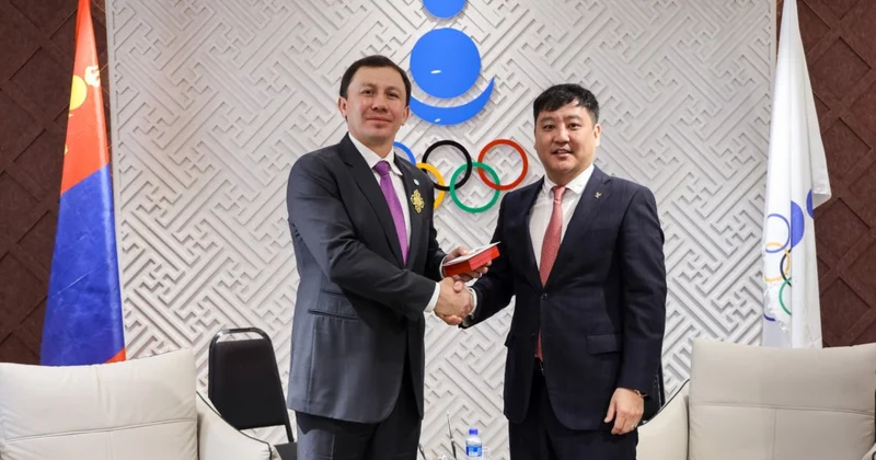 Геннадия Головкина наградили в Монголии