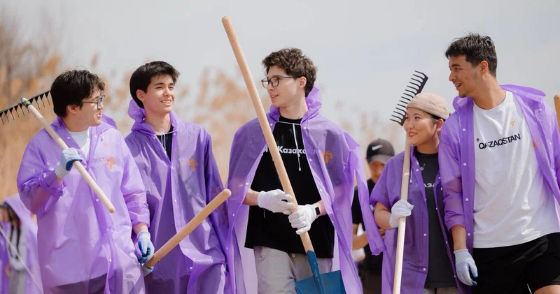 Жаңа адамдар қозғалысының белсенділері Үлкен Алматы өзенінің жағалауынан 20 тонна қоқыс жинады