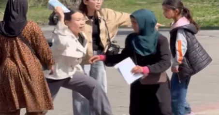 Напавших на женщин в Алматы иностранных подростков депортируют из Казахстана