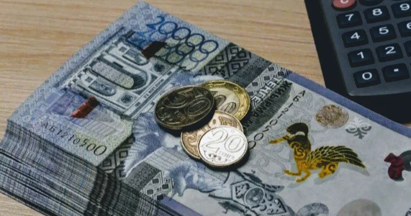 Курс тенге показал рост по итогам апреля