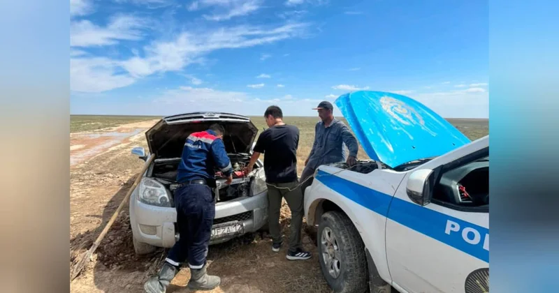 Застрявший в болоте автомобиль вызволили в Мангистауской области