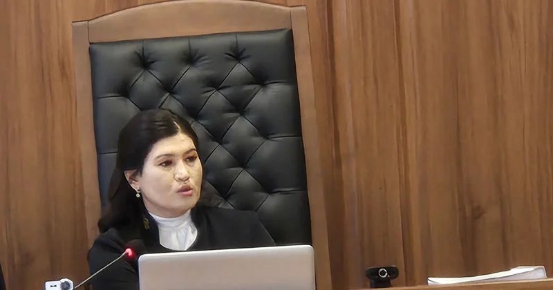 Сел и надолго