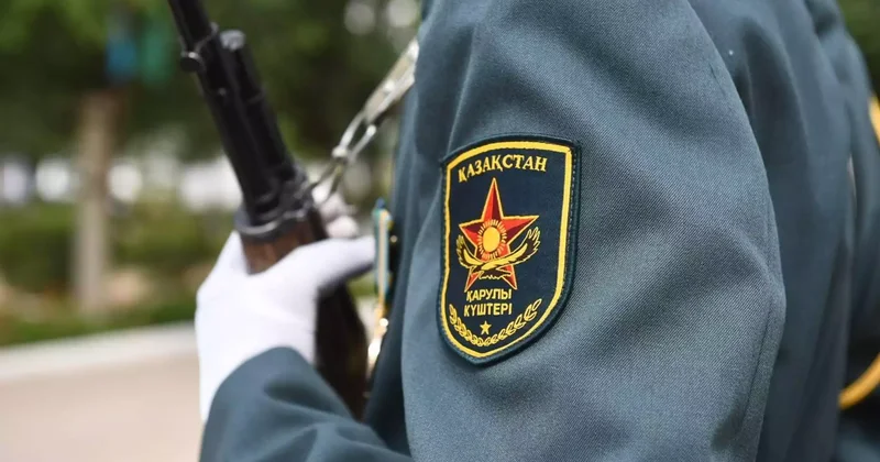 Қазақстанда әскерилерге зейнетке шықпай тұрып жұмыс табуға көмектесу ұсынылды