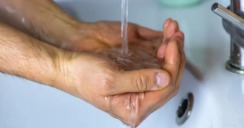 Казахстанец из за ревности облил свою возлюбленную холодной водой и поплатился за это