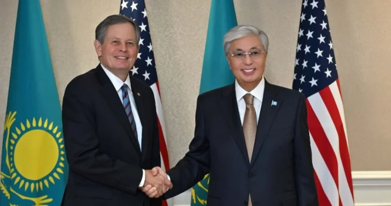 Қасым Жомарт Тоқаев америкалық сенатор Стив Дэйнспен кездесті