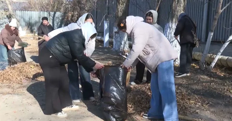 Жезқазғанда Таза Қазақстан акциясына жастар белсенді қатысып жатыр