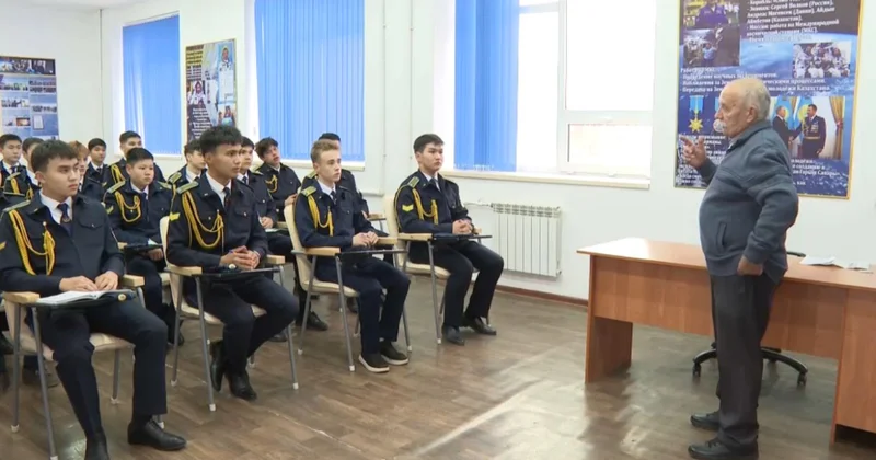 Ақтөбеде жас ұшқыштар кабинеті ашылды