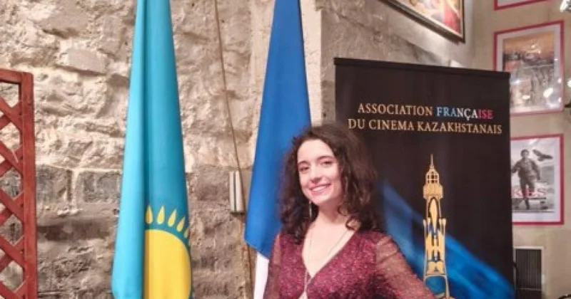 Қазақ тіліне құштар француз қызы