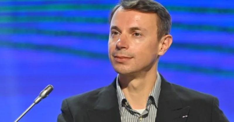 Денис ЛОКТЬЕ: Ақпарат саласына байсалдылық қажет