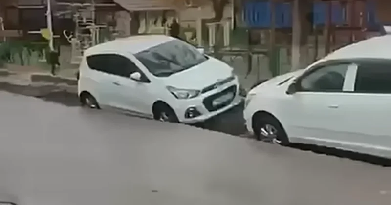 В Шымкенте автомобили провалились под землю после дорожных работ