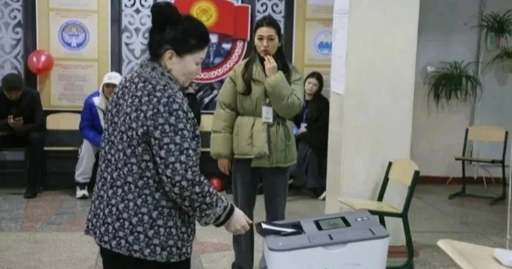 Қырғызстандағы парламент сайлауы: Қазақстанда қосымша сайлау учаскелері ашылды