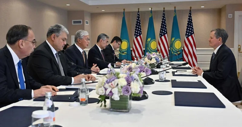 Токаев решил наградить американского сенатора Стива Дэйнса орденом Достық