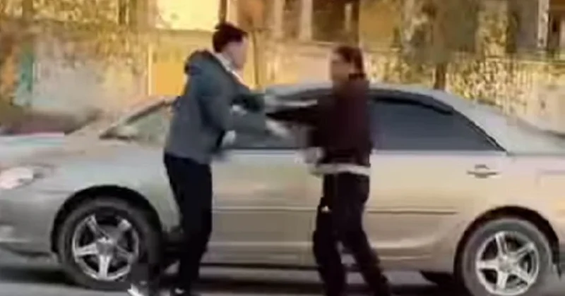 Водители устроили драку на дороге в Актау (видео)