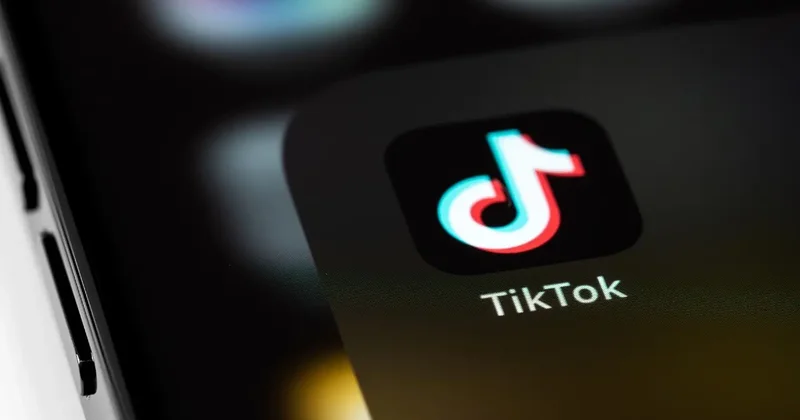 Акима Экибастуза сгенерировали нейросетью в рекламе. Он не обиделся, а решил воплотить ролик в жизнь