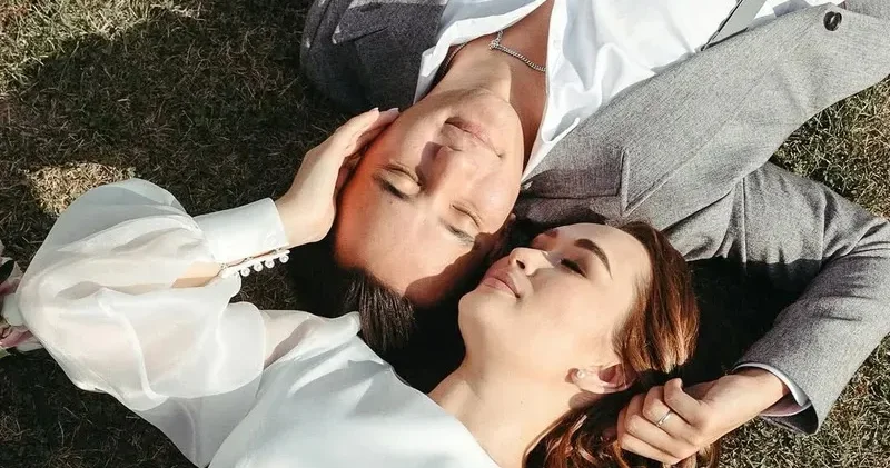 Әли Оқапов жұбайымен бірге бір сахнада ән шырқады