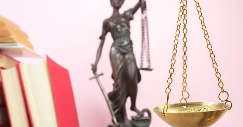 Суд Караганды обязал три больницы выплатить 5 млн тенге матери умершего от болезни подростка