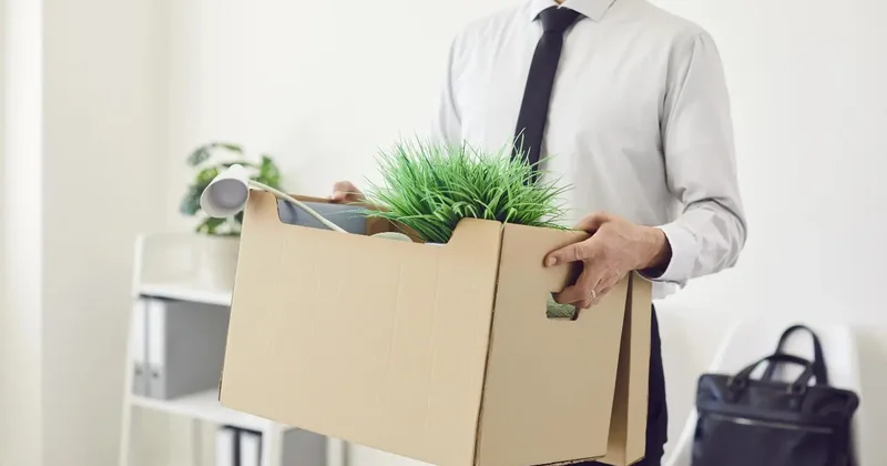 Внедрение ИИ и сокращение расходов: в США число увольнений в октябре стало рекордным за 20 лет