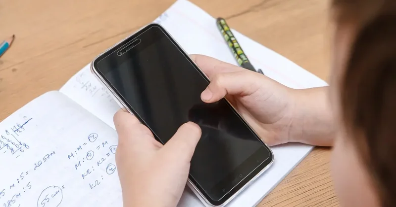 Школьные чаты перенесли в мессенджер Aitu в Уральске: родители недовольны