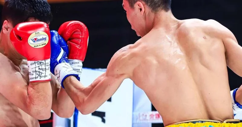 Прямая трансляция по боксу в ОАЭ: когда и где смотреть бои казахстанцев