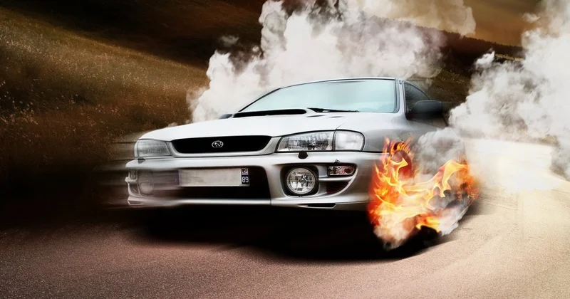 Два здания и три автомобиля охватило огнем в Алматы