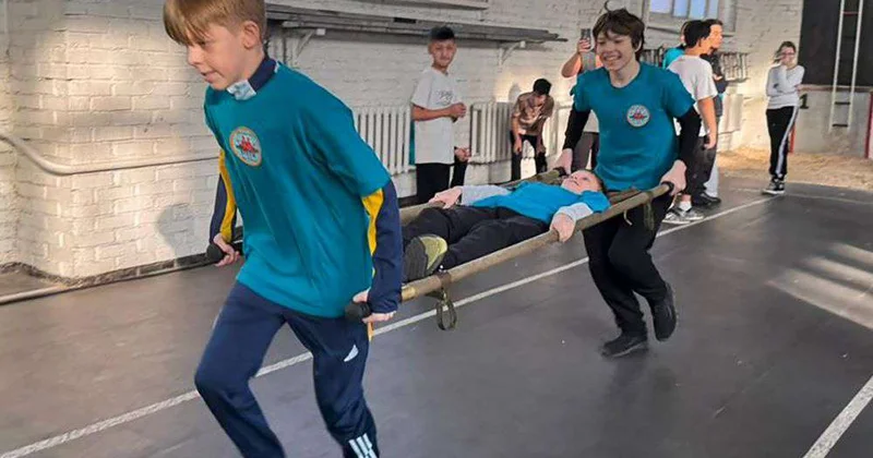 Соревновались юные спасатели