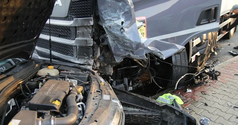 Смертельное ДТП в Актобе: Subaru после удара вынесло под Cobalt