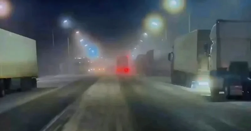 Скопление транспорта образовалось на трассах из за непогоды в области Абай (видео)