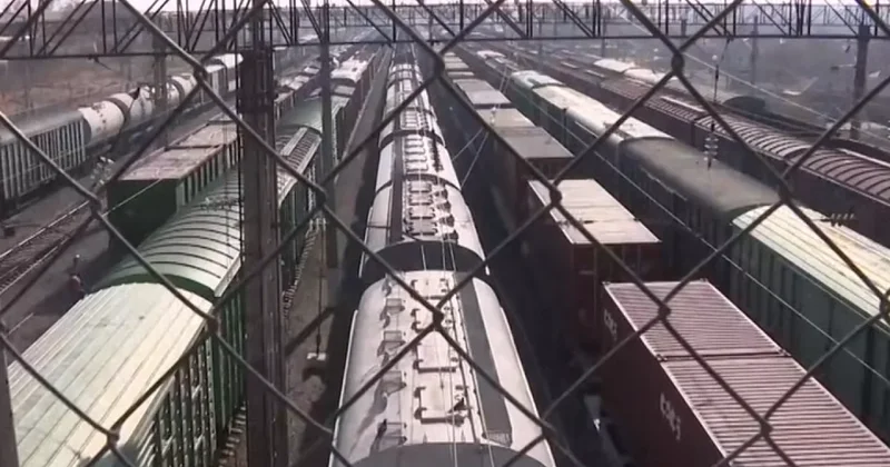 Железнодорожный затор образовался на границе с Узбекистаном