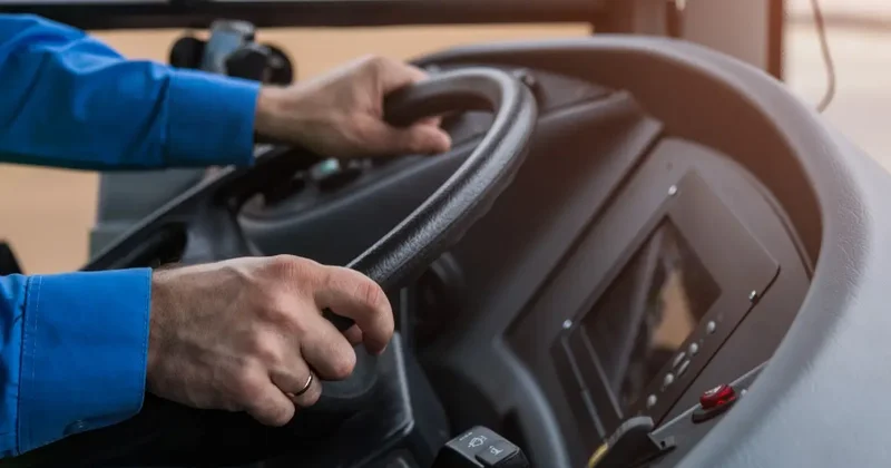 Два автобуса изменили схемы движения в Алматы