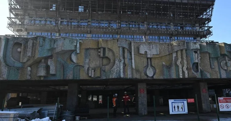 Реконструкция театра имени Сац и территории около Сайрана: аким Алматы побывал на объектах