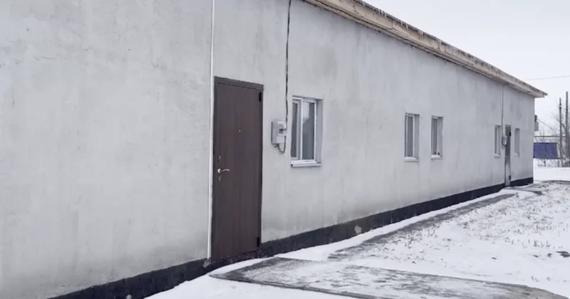 Плесень вместо новоселья: жители села Нура отказываются заезжать в новые дома