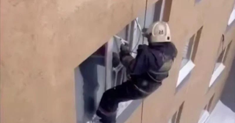 Трехлетний ребенок оказался заперт в квартире в Астане