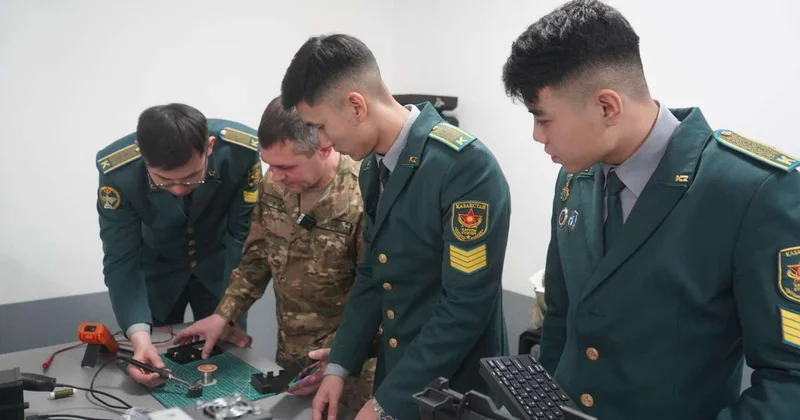 Курсанттар армияның практикалық міндеттерін шешуге арналған прототиптер әзірлеп жатыр