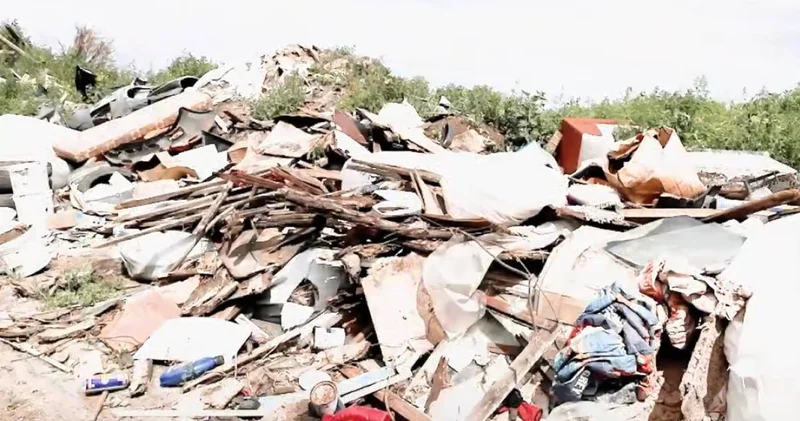 Жаңа адамдар Қостанайдағы заңсыз қоқыс үйіндісінің жанында блокпост орнатты