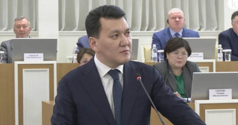 Жаңа Конституцияны 30 жыл бұрынғыдай 12 адам емес, 130 адам әзірлеп жатыр Ерлан Қарин