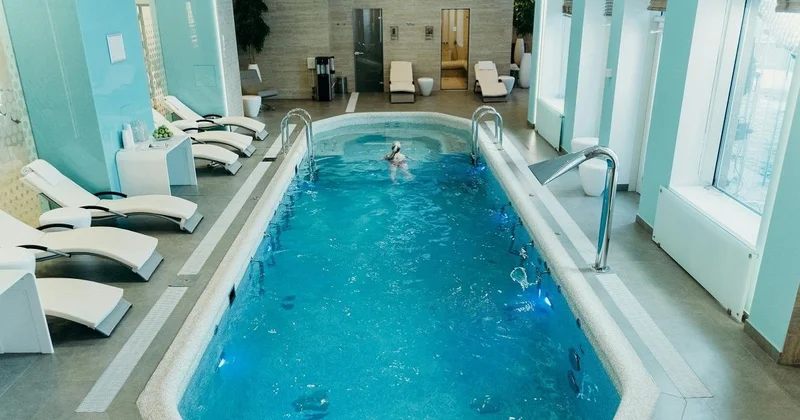 Иностранцы из СПА салона попали в приемник распределитель в Алматы