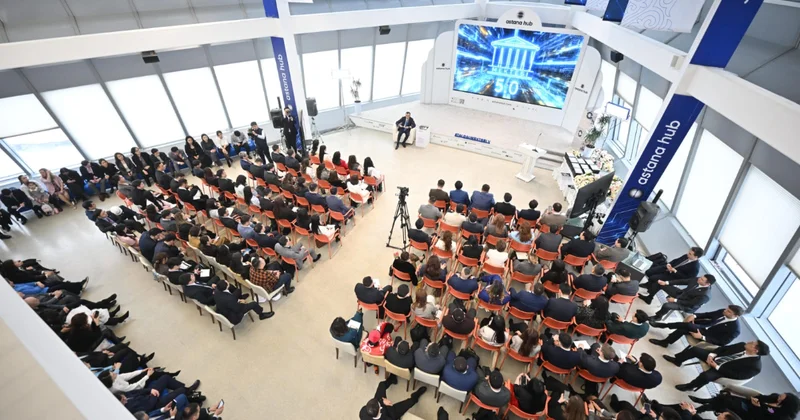 Важно использовать навыки во благо развития страны: Маулен Ашимбаев подвел итоги школы аналитики