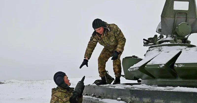 Танкисты отработали задачи по поражению целей в боевых условиях