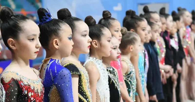 Более 800 гимнасток участвуют в серии турниров в Астане