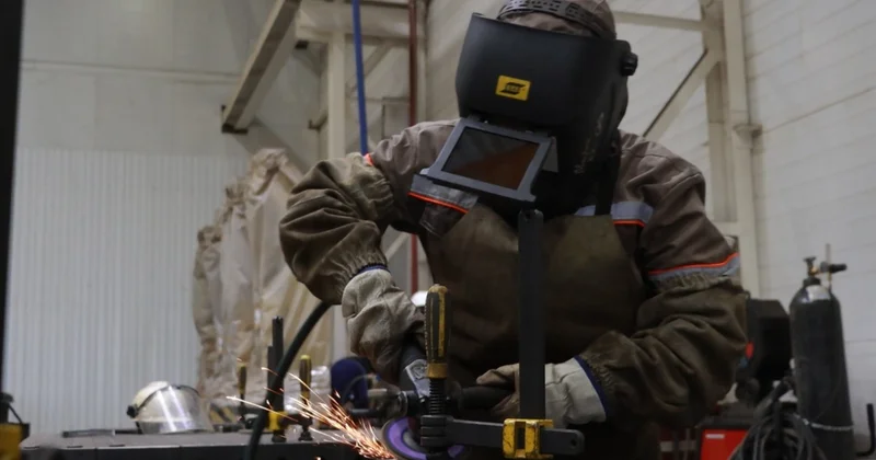 35 жасында темірмен тіл табысқан дәнекерлеуші әйел