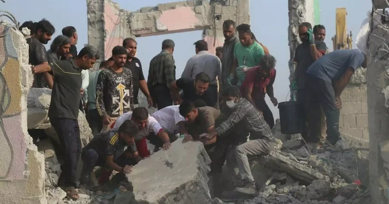 Ирандық БАҚ мектепке соққы кезінде қаза тапқан балалардың суретін жариялады