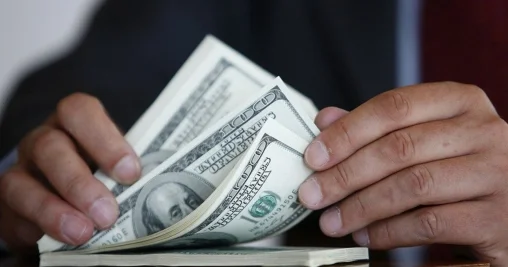 За взятку 26 тысяч долларов задержан судья в Кыргызстане