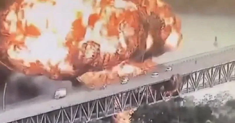 Мощный взрыв прогремел у моста через Панамский канал (видео)