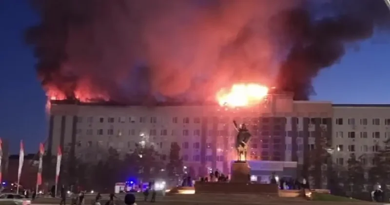 Здание областного акимата горит в Актобе