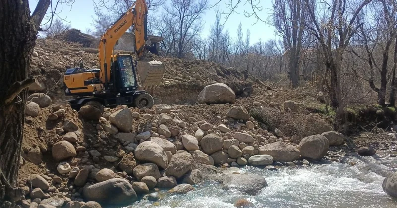 Что творят с берегом Каскеленки? Дачники Алматинской области жалуются на стройку у речки