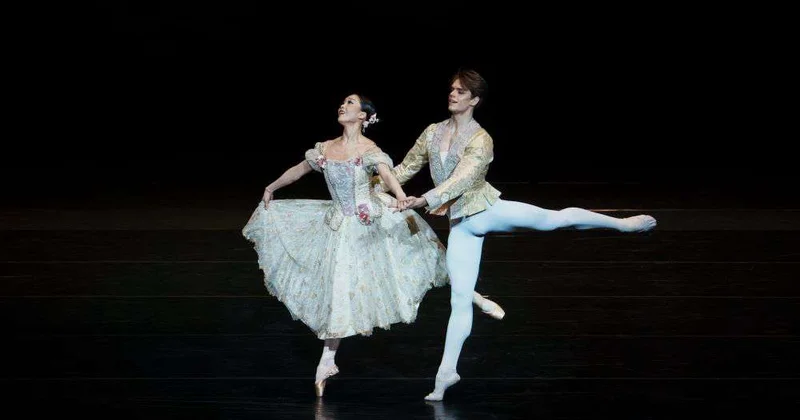 В стиле Royal Danish Theatre